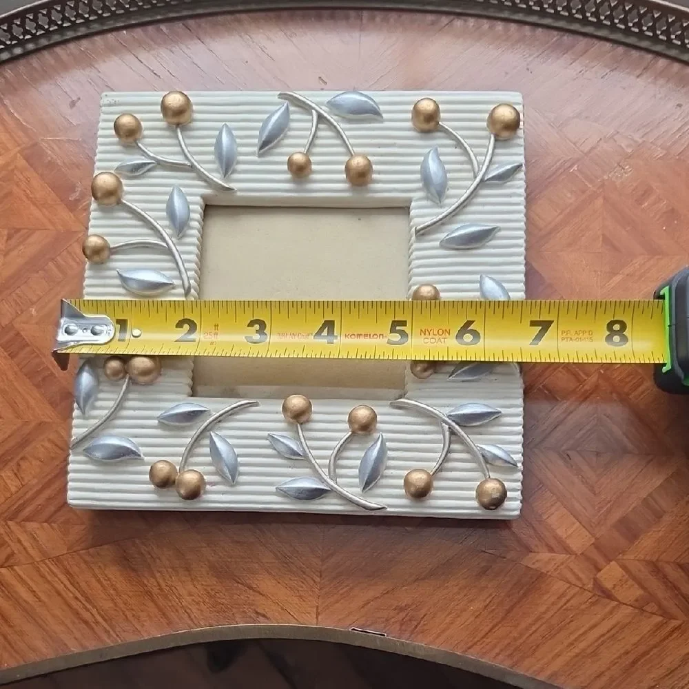 Elegant Cream and Gold Photo Frame
